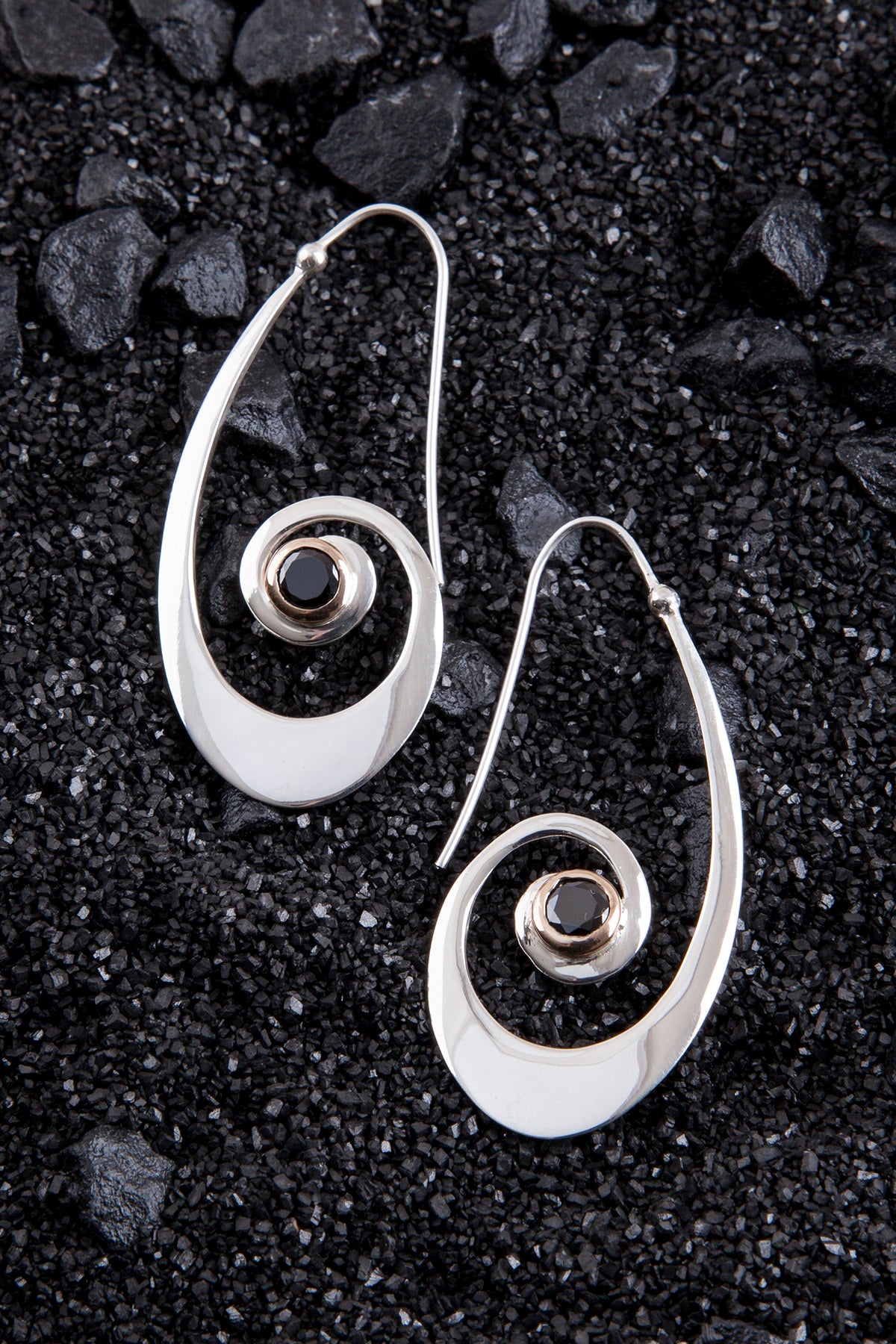 Silber Ohrringe 'Schnecken-Design' mit verschiedenen Edelsteinen in Silber, Gold & Oxid