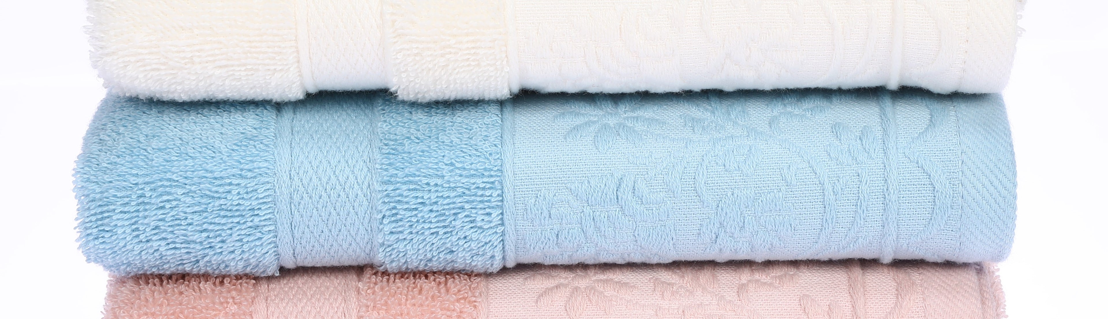 Towel 'Larsen' with floral border